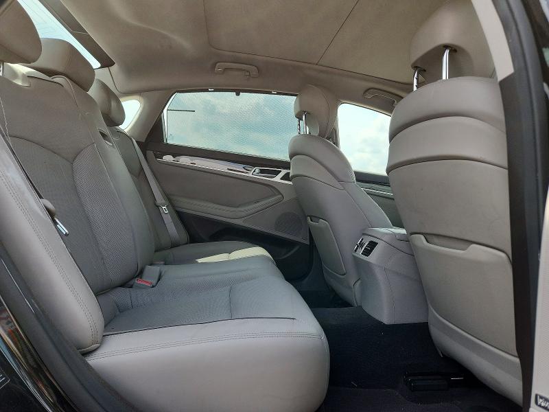 Photo 10 from auction – 2015 HYUNDAI GENESIS with VIN KMHGN4JE2FU090038