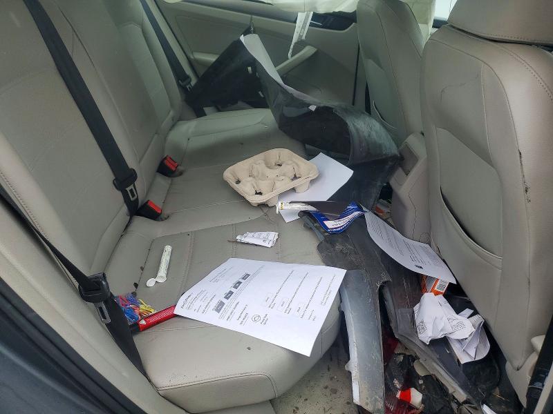 Photo 10 from auction – 2014 VOLKSWAGEN PASSAT with VIN 1VWAT7A34EC027668