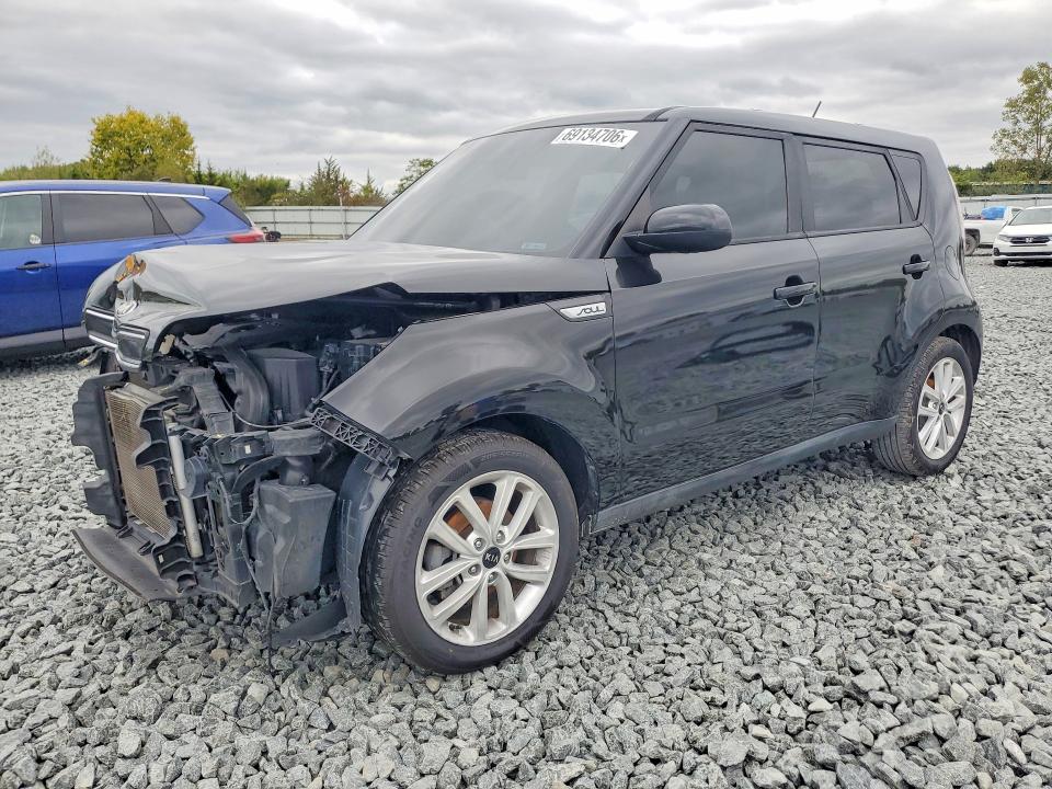 KIA SOUL 2018 with VIN KNDJP3A54J7504765 - Photo from auction
