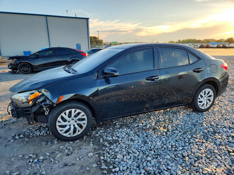 TOYOTA COROLLA 2018 с VIN 2T1BURHEXJC059341 - Снимка от търг