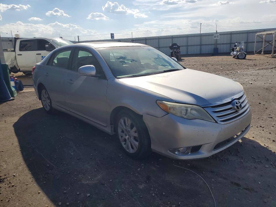 Zdjęcie 4 z aukcji – 2011 TOYOTA AVALON z VIN 4T1BK3DB0BU405573