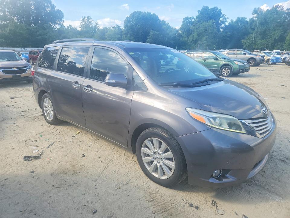 Photo 4 from auction – 2017 TOYOTA SIENNA with VIN 5TDYZ3DC8HS852569