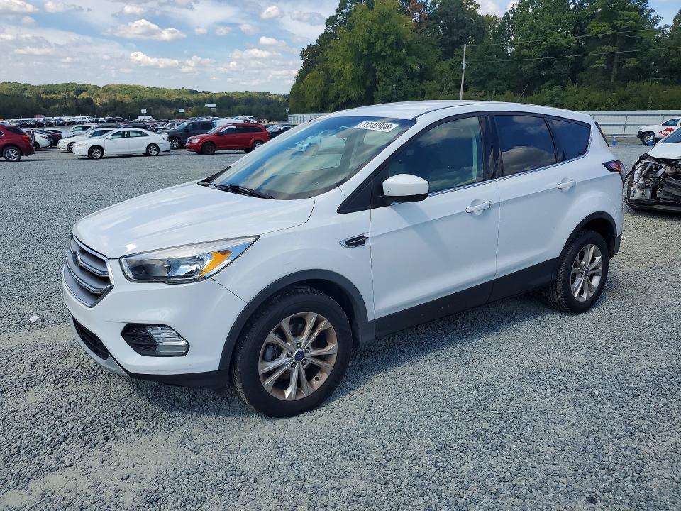 صورة رقم 1 من المزاد - 2017 FORD ESCAPE مع VIN 1FMCU0GD6HUE55977