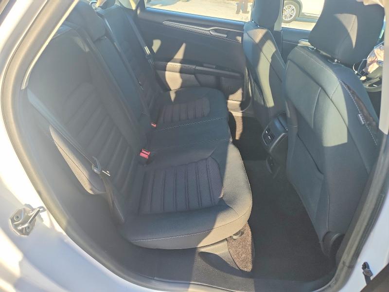 Foto 10 de la subasta – 2018 FORD FUSION con VIN 3FA6P0LU3JR238341