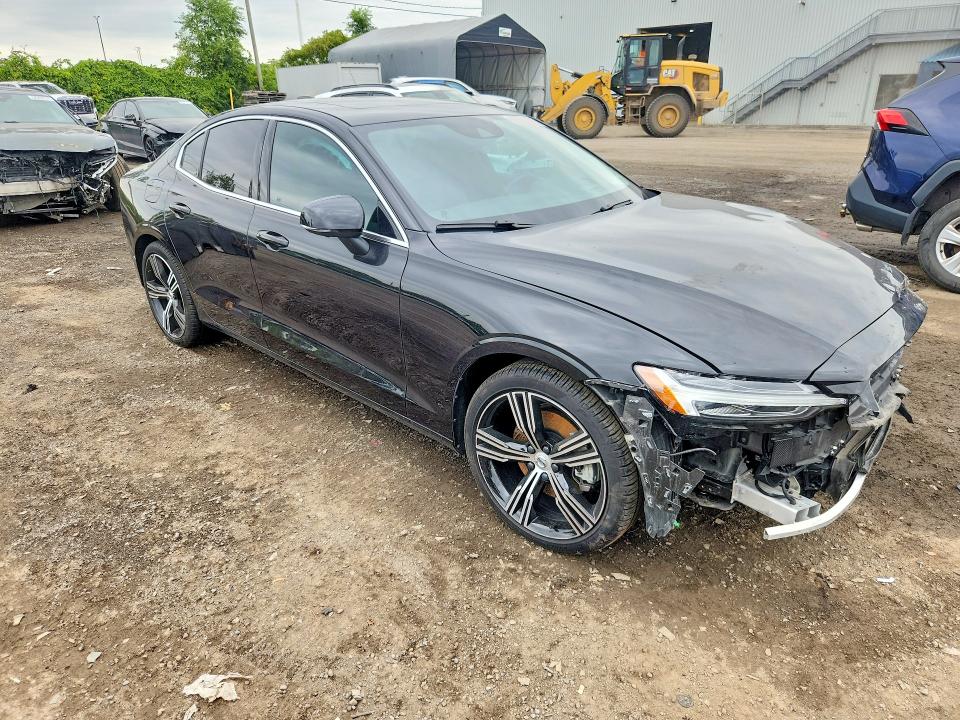 Foto 4 de la subasta – 2022 VOLVO S60 con VIN 7JRL12TL2NG186927