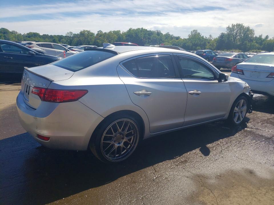 Photo 3 from auction – 2013 ACURA ILX with VIN 19VDE1F70DE003872