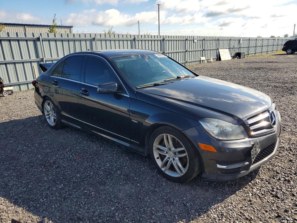 Photo 4 from auction – 2014 MERCEDES-BENZ C with VIN WDDGF8AB2EA950265