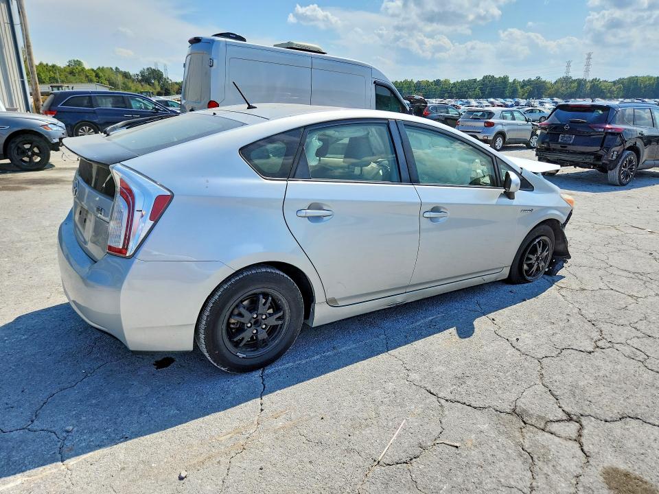 Photo 3 from auction – 2014 TOYOTA PRIUS with VIN JTDKN3DU0E1765011