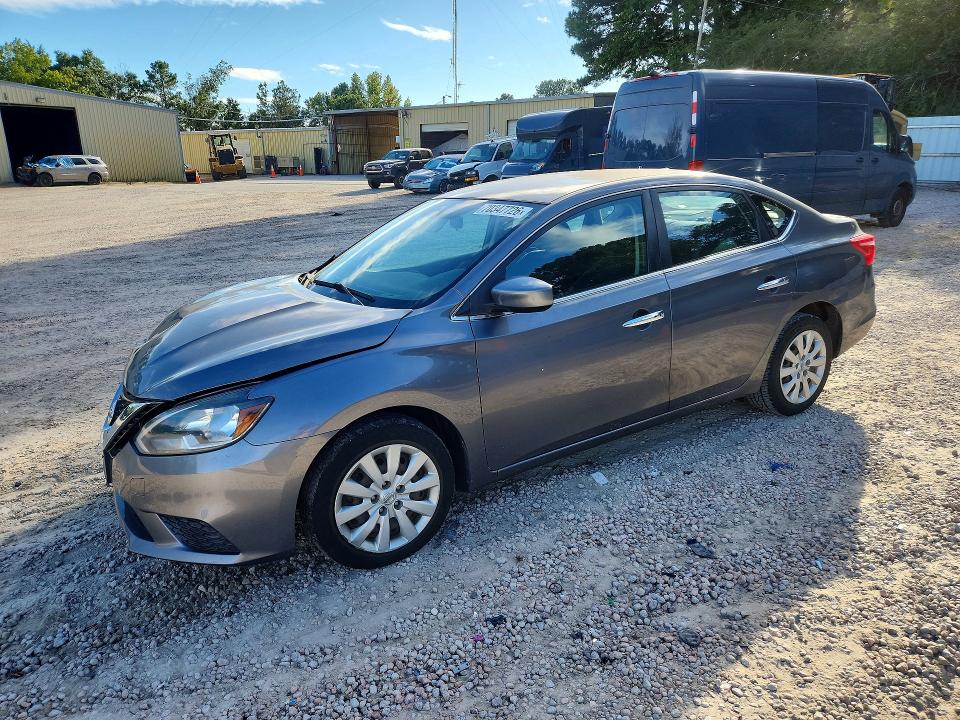 NISSAN SENTRA 2017 with VIN 3N1AB7AP5HL706983 - Photo from auction