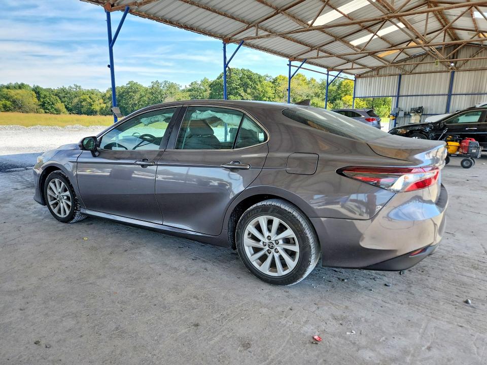 Снимка 2 от търг – 2022 TOYOTA CAMRY с VIN 4T1C11AK7NU676425