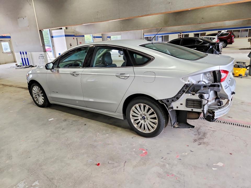 Photo 2 from auction – 2013 FORD FUSION with VIN 3FA6P0LU5DR218077