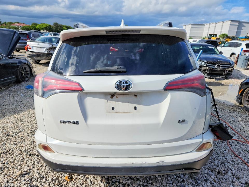 Снимка 6 от търг – 2017 TOYOTA RAV4 с VIN JTMZFREV5HJ715330