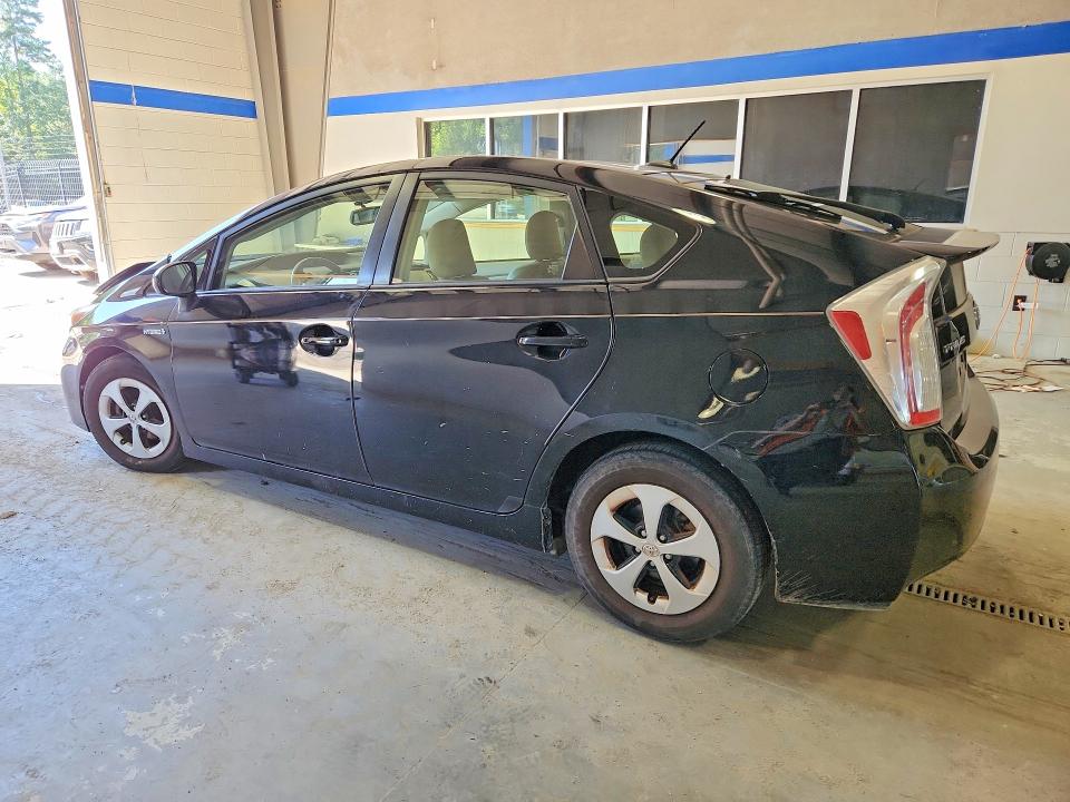 Photo 2 from auction – 2015 TOYOTA PRIUS with VIN JTDKN3DU5F200615