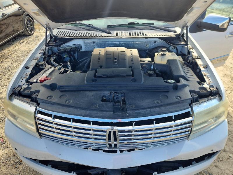 Photo 12 from auction – 2011 LINCOLN NAVIGATOR with VIN 5LMJJ3H54BEJ01141