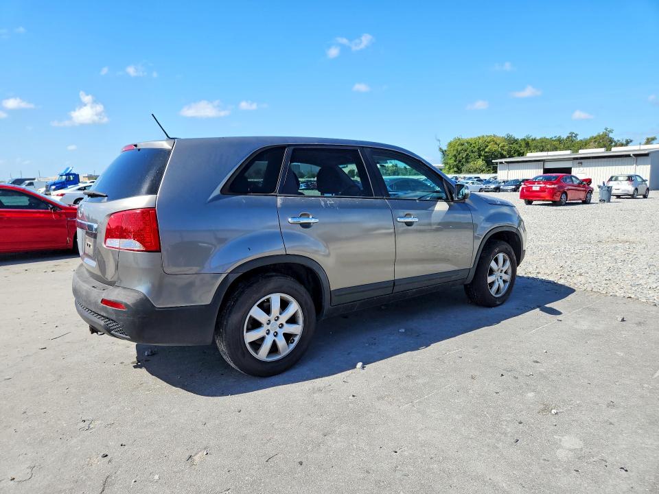 Photo 3 from auction – 2012 KIA SORENTO with VIN 5XYKT3A1XCG284714