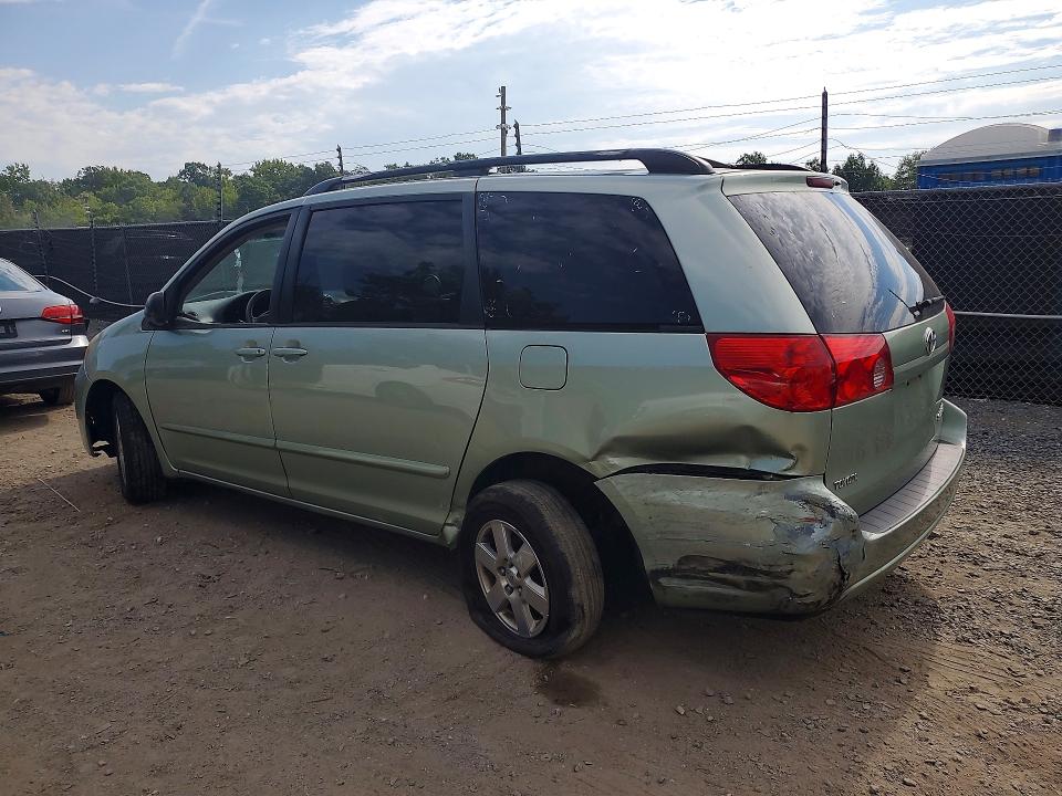 Photo 2 from auction – 2010 TOYOTA SIENNA with VIN 5TDKK4CC9AS342173