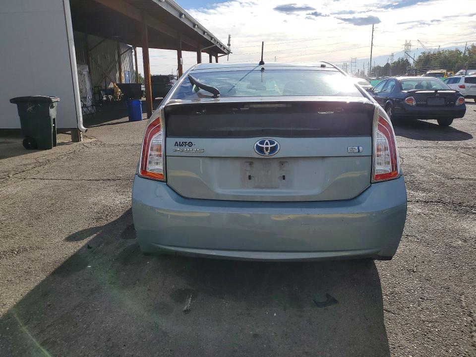 Photo 6 from auction – 2013 TOYOTA PRIUS with VIN JTDKN3DU9D5655629