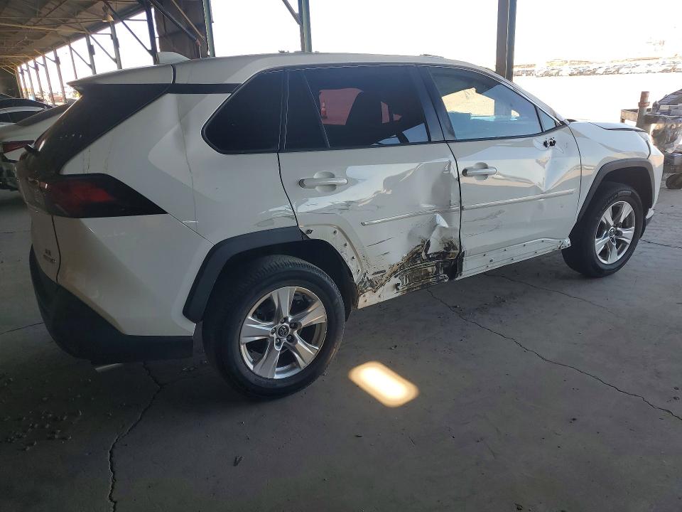 Photo 3 from auction – 2019 TOYOTA RAV4 with VIN 2T3MWRFV1KW027603
