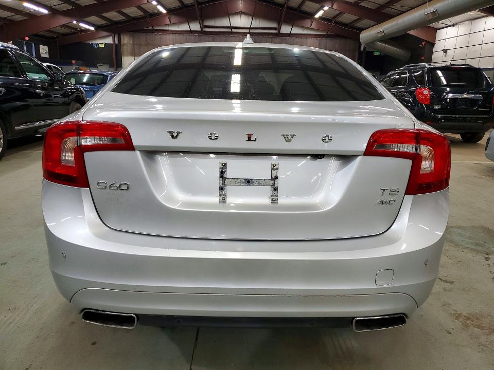 Photo 6 from auction – 2015 VOLVO S60 with VIN YV1612TM3F2355849
