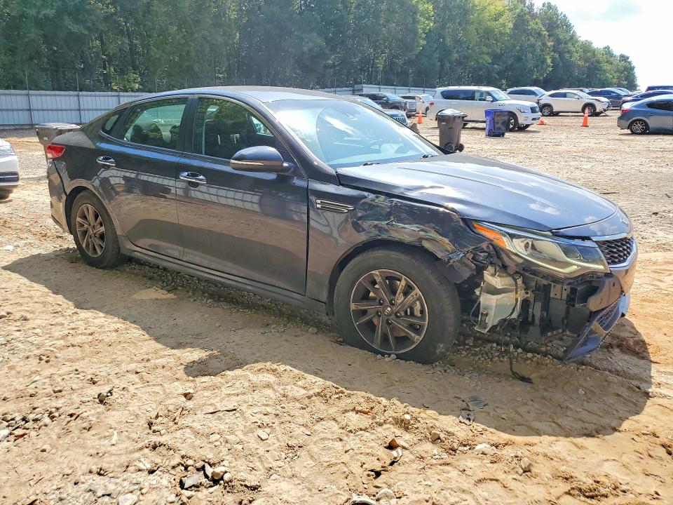 Photo 4 from auction – 2019 KIA OPTIMA with VIN 5XXGT4L31KG290303
