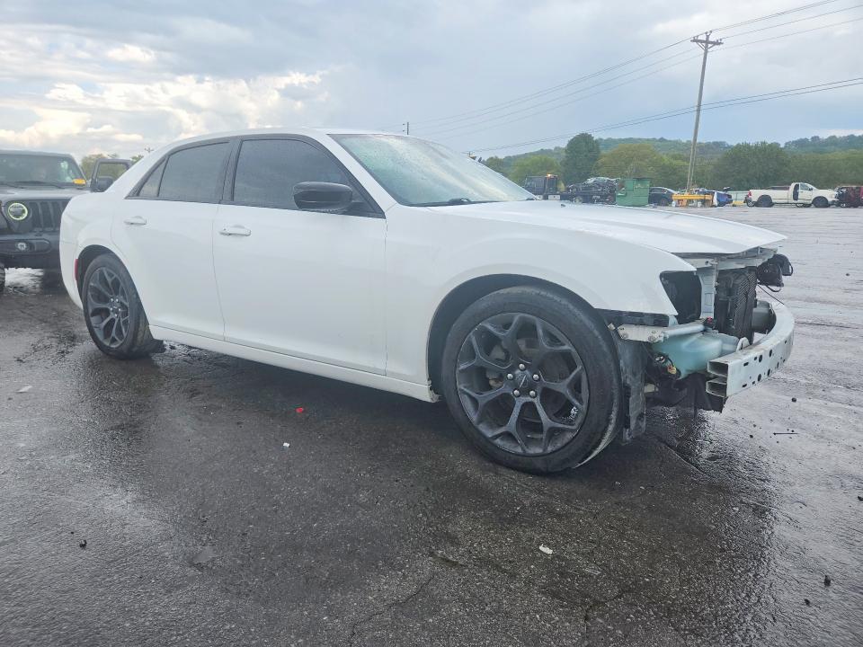 Фото 4 с аукциона – 2019 CHRYSLER 300 с VIN 2C3CCAAG6KH612129