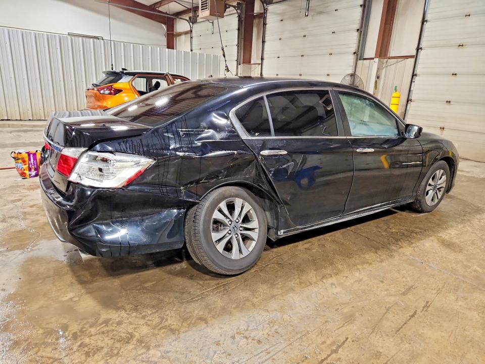 Снимка 3 от търг – 2014 HONDA ACCORD с VIN 1HGCR2F37EA171850