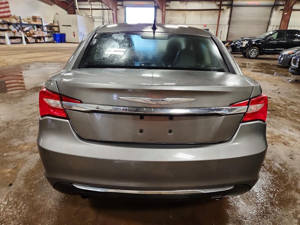 Foto 6 de la subasta – 2013 CHRYSLER 200 con VIN 1C3CCBCG1DN501355