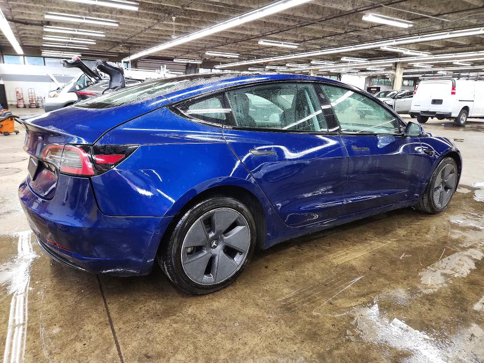 Foto 3 de la subasta – 2022 TESLA MODEL 3 con VIN 5YJ3E1EA2NF371269