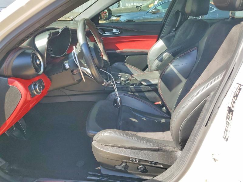 Photo 7 from auction – 2018 ALFA ROMEO GIULIA with VIN ZARFAEAV1J7578704
