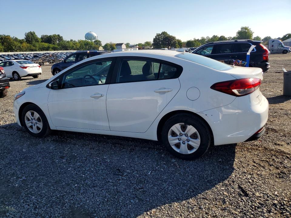 Photo 2 from auction – 2018 KIA FORTE with VIN 3KPFK4A73JE178212