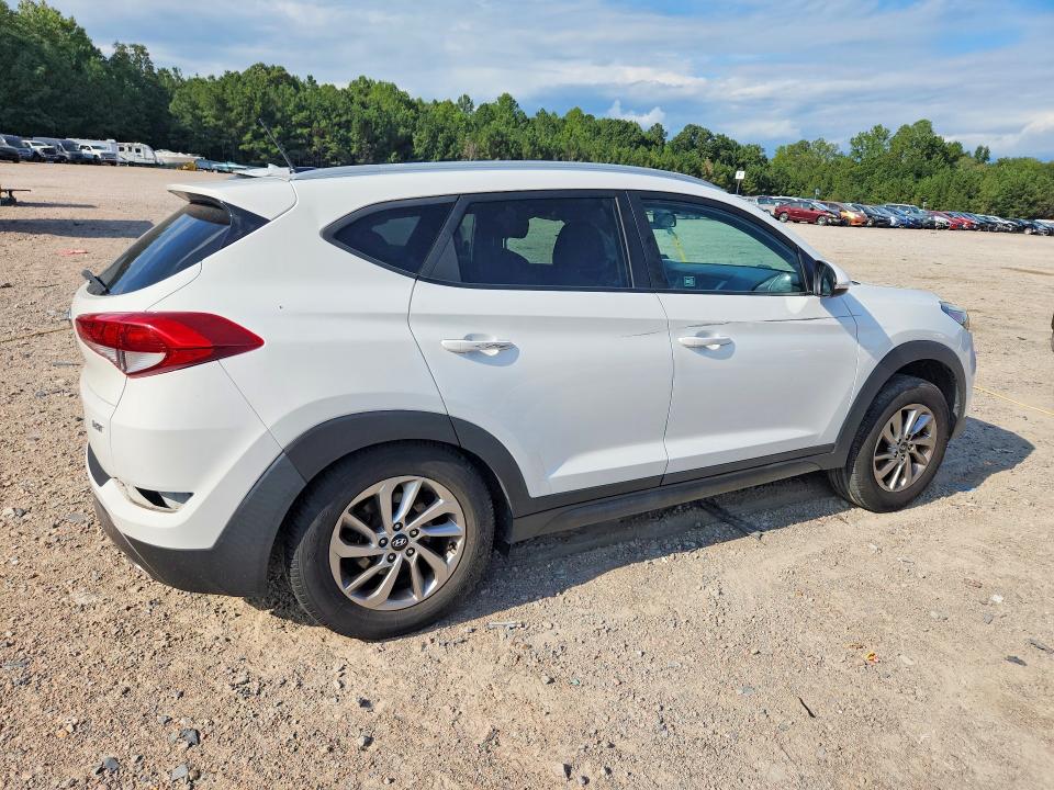 Снимка 3 от търг – 2016 HYUNDAI TUCSON с VIN KM8J33A21GU129456