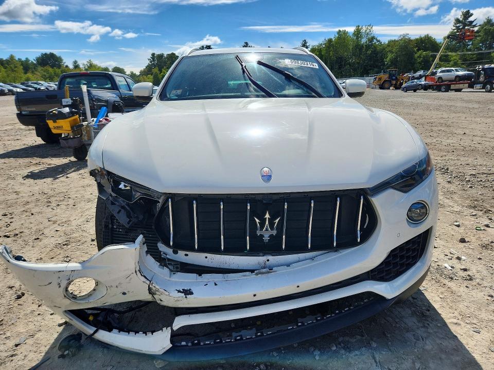 Photo 5 from auction – 2017 MASERATI LEVANTE with VIN ZN661XUS0HX220249
