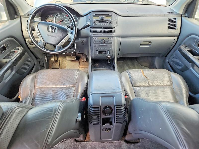Foto 8 de la subasta – 2005 HONDA PILOT con VIN 5FNYF18505B027117