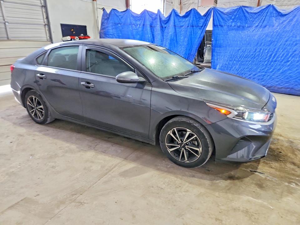 Фото 4 с аукциона – 2023 KIA FORTE с VIN 3KPF24AD5PE607414