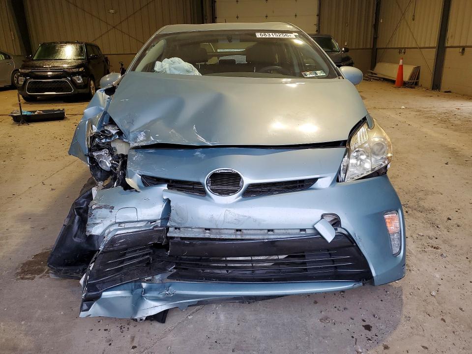 Photo 5 from auction – 2014 TOYOTA PRIUS with VIN JTDKN3DU9E1796211
