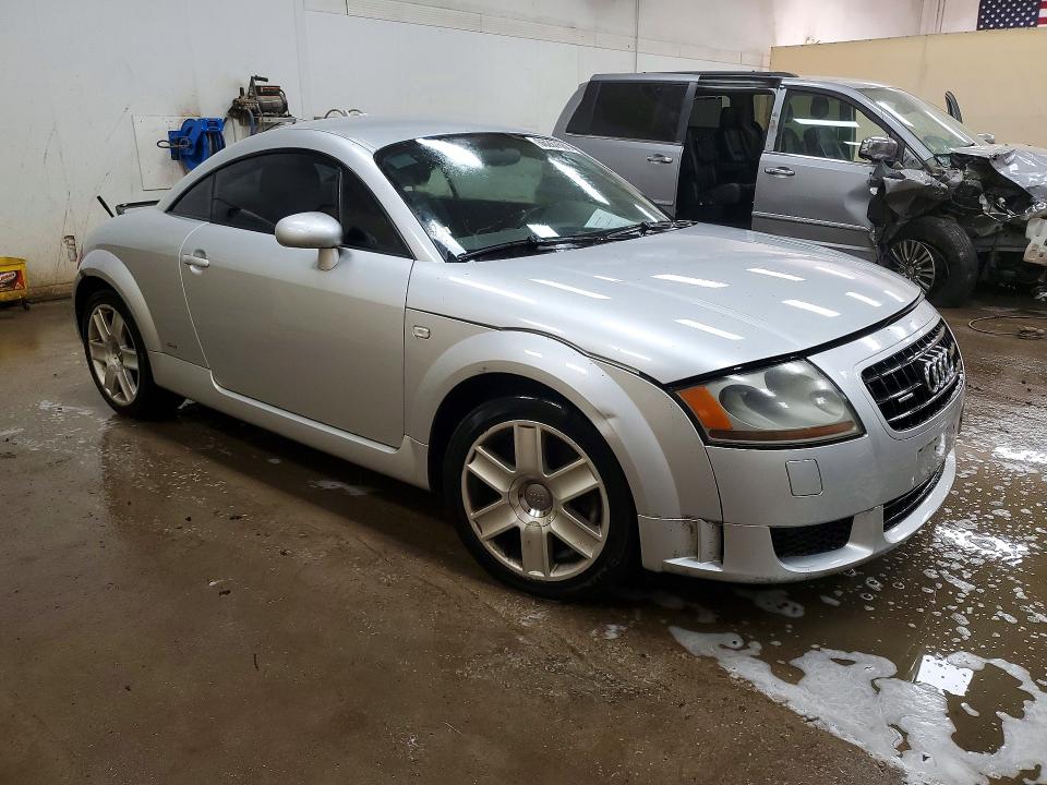 Foto 4 de la subasta – 2005 AUDI TT con VIN TRUWF28NX51009395