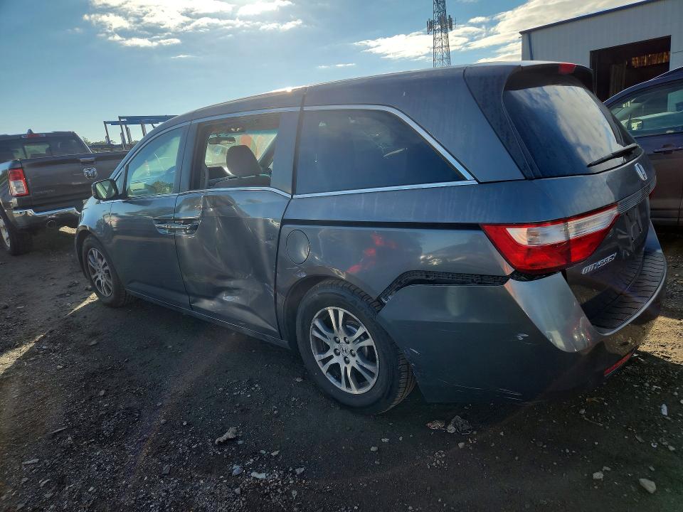 Снимка 2 от търг – 2012 HONDA ODYSSEY с VIN 5FNRL5H41CB073791