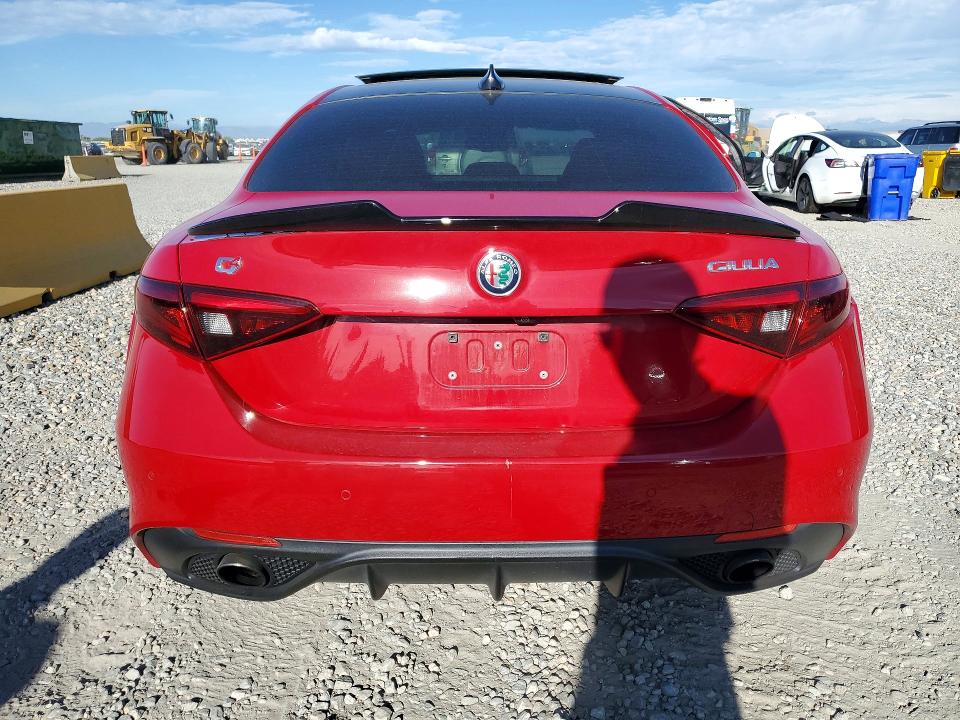 Photo 6 from auction – 2017 ALFA ROMEO GIULIA with VIN ZARFAEDN0H7558501