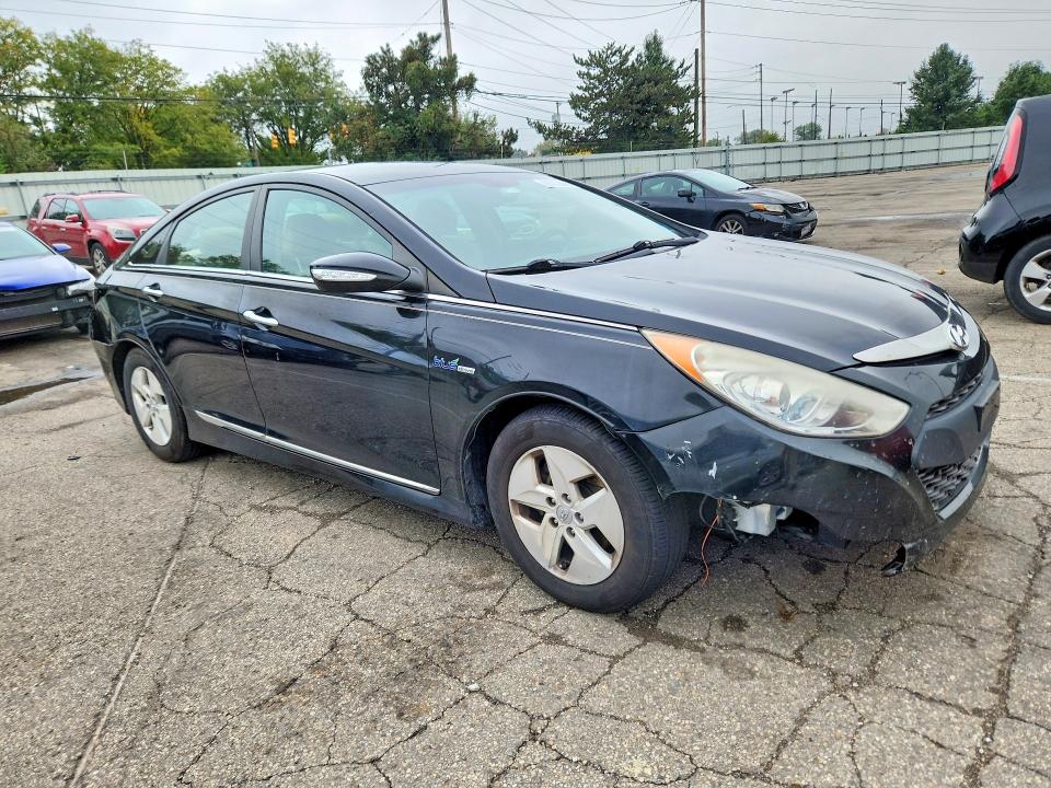 Zdjęcie 4 z aukcji – 2012 HYUNDAI SONATA z VIN KMHEC4A48CA021727