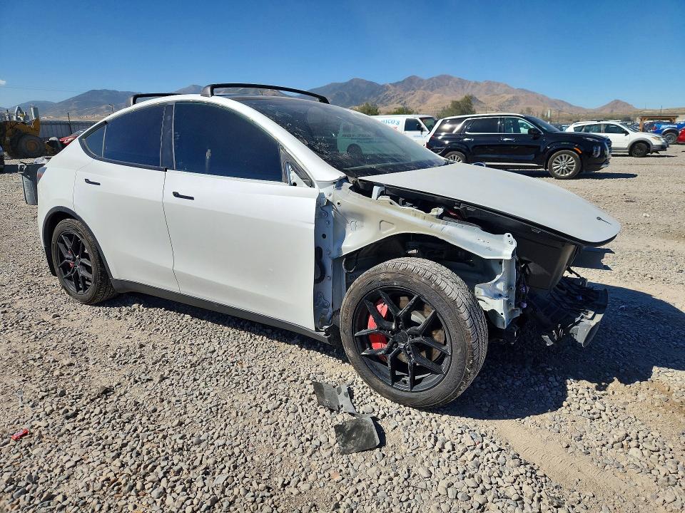 Photo 4 from auction – 2021 TESLA MODEL Y with VIN 5YJYGAEE6MF188751