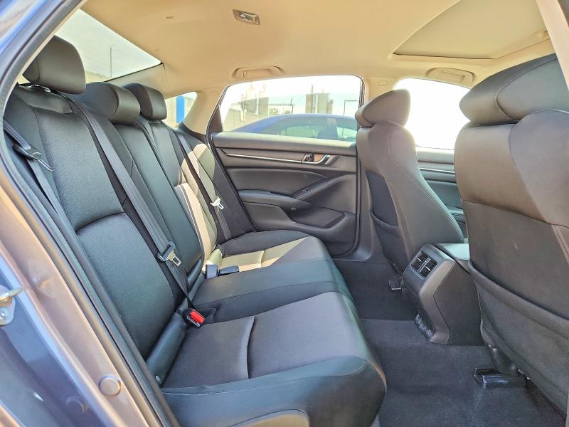 Снимка 10 от търг – 2018 HONDA ACCORD с VIN 1HGCV3F45JA009901