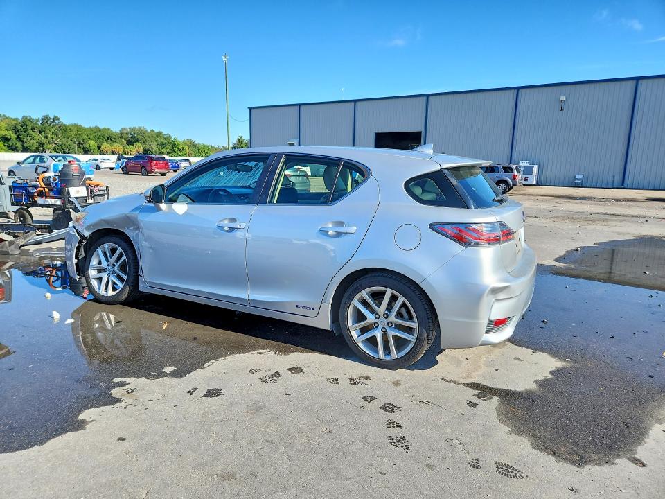 Photo 2 from auction – 2014 LEXUS CT with VIN JTHKD5BHXE2199033