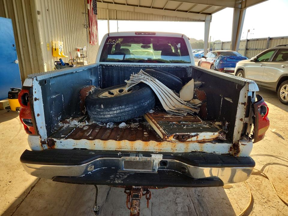 Photo 6 from auction – 2006 CHEVROLET SILVERADO 1500 with VIN 2GCEC19V261299117