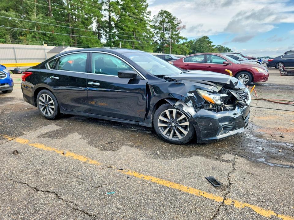 Photo 4 from auction – 2017 NISSAN ALTIMA with VIN 1N4AL3AP1HC272498