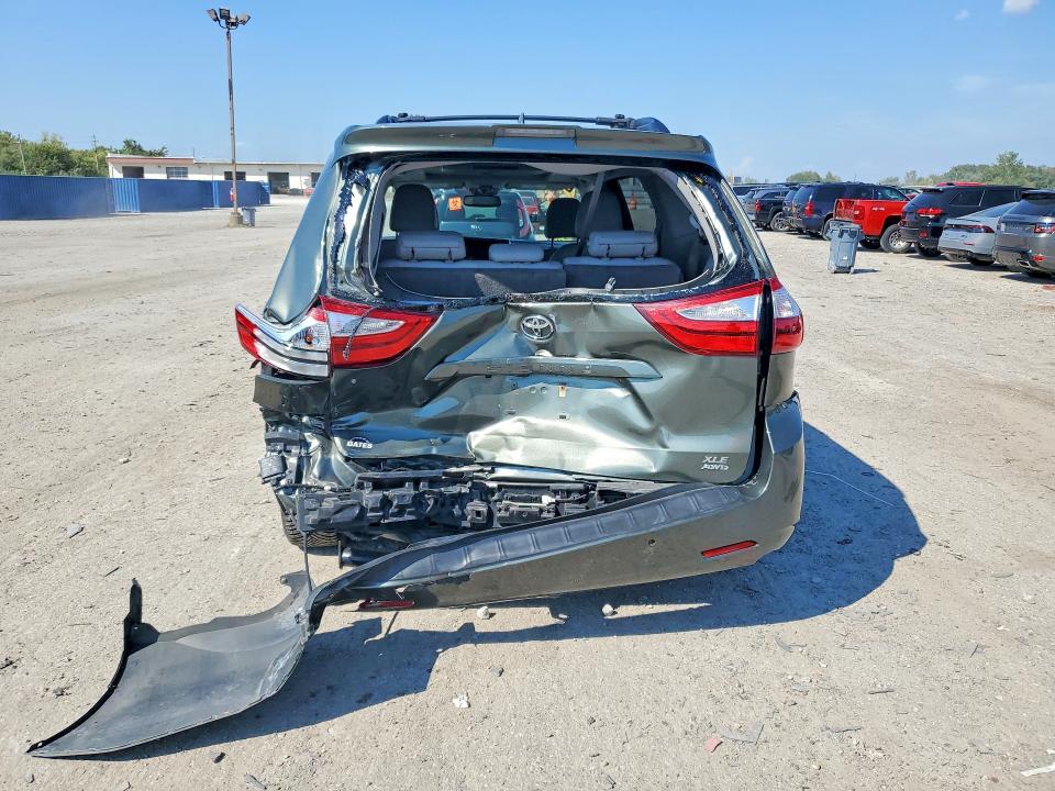 Photo 6 from auction – 2019 TOYOTA SIENNA with VIN 5TDDZ3DC8KS218362