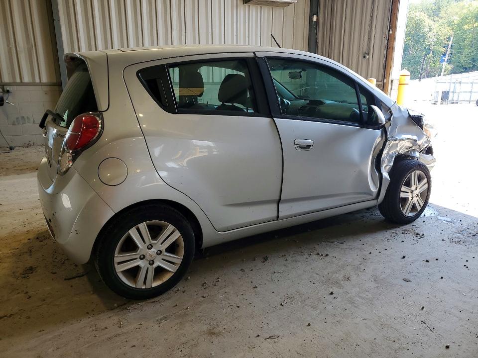Foto 3 de la subasta – 2014 CHEVROLET SPARK con VIN KL8CD6S92EC519243