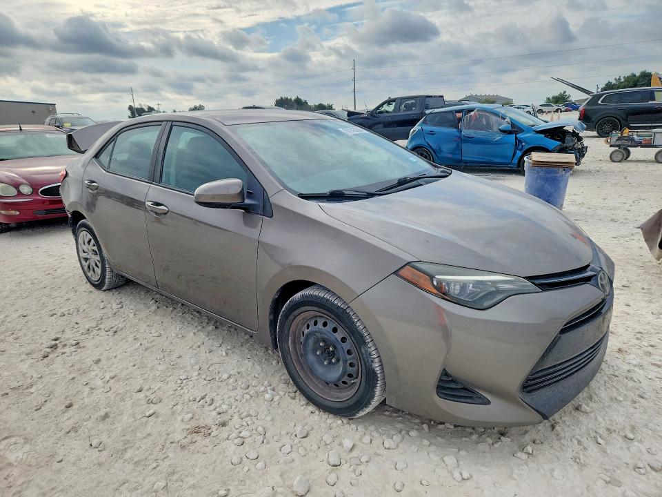 Photo 4 from auction – 2017 TOYOTA COROLLA with VIN 5YFBURHE3HP674548