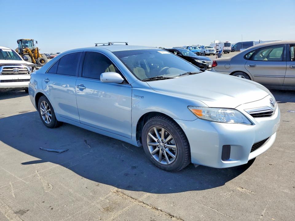 Photo 4 from auction – 2011 TOYOTA CAMRY with VIN 4T1BB3EKXBU126548