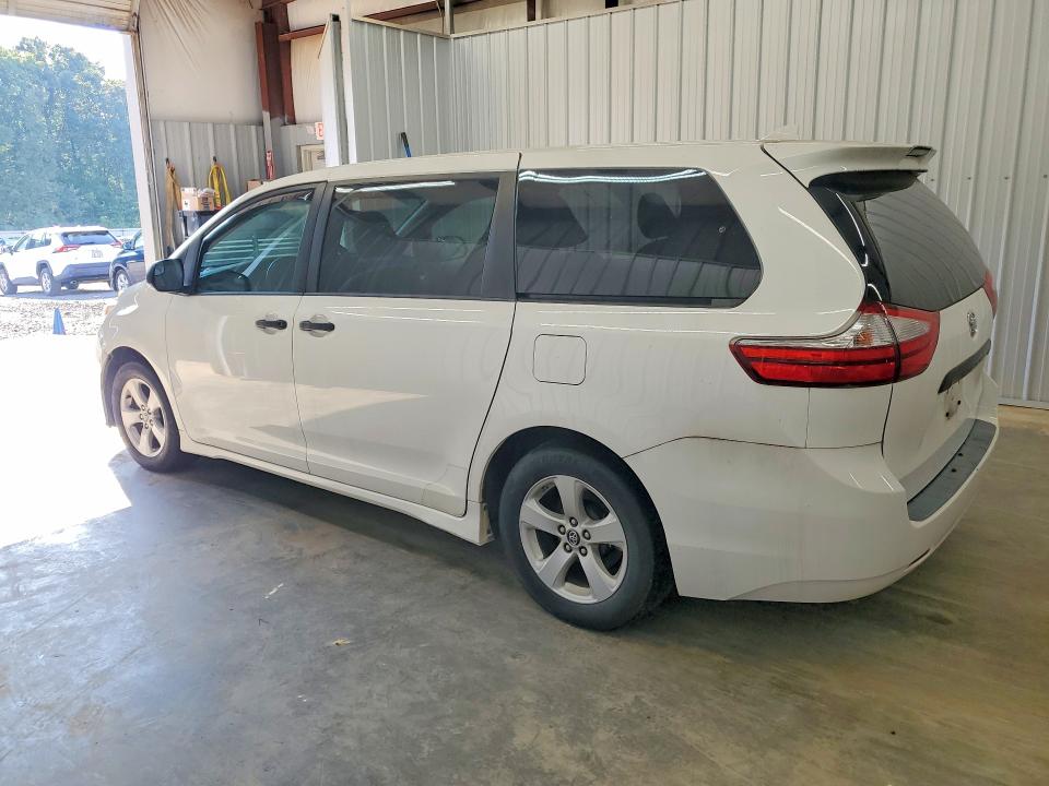 Photo 2 from auction – 2019 TOYOTA SIENNA with VIN 5TDZZ3DCXKS004835
