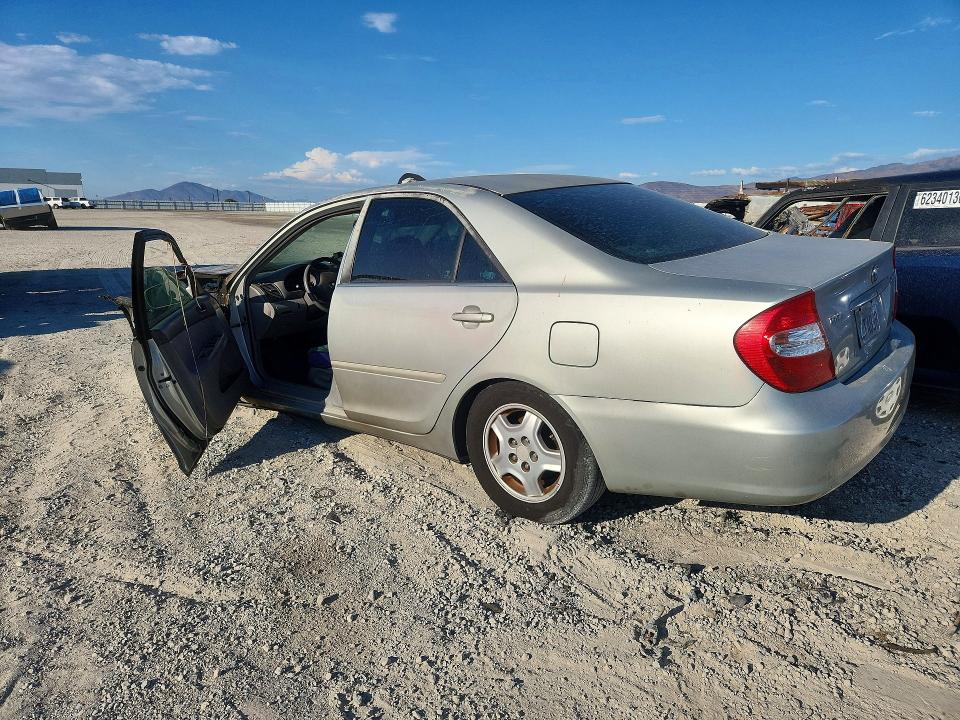 Photo 2 from auction – 2002 TOYOTA CAMRY with VIN 4T1BF32K02U034115
